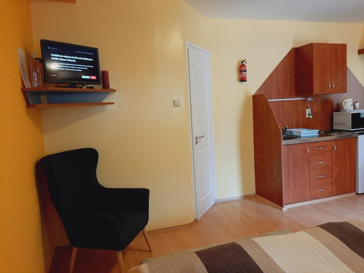 Aqua Apartman Gyula Exterior foto