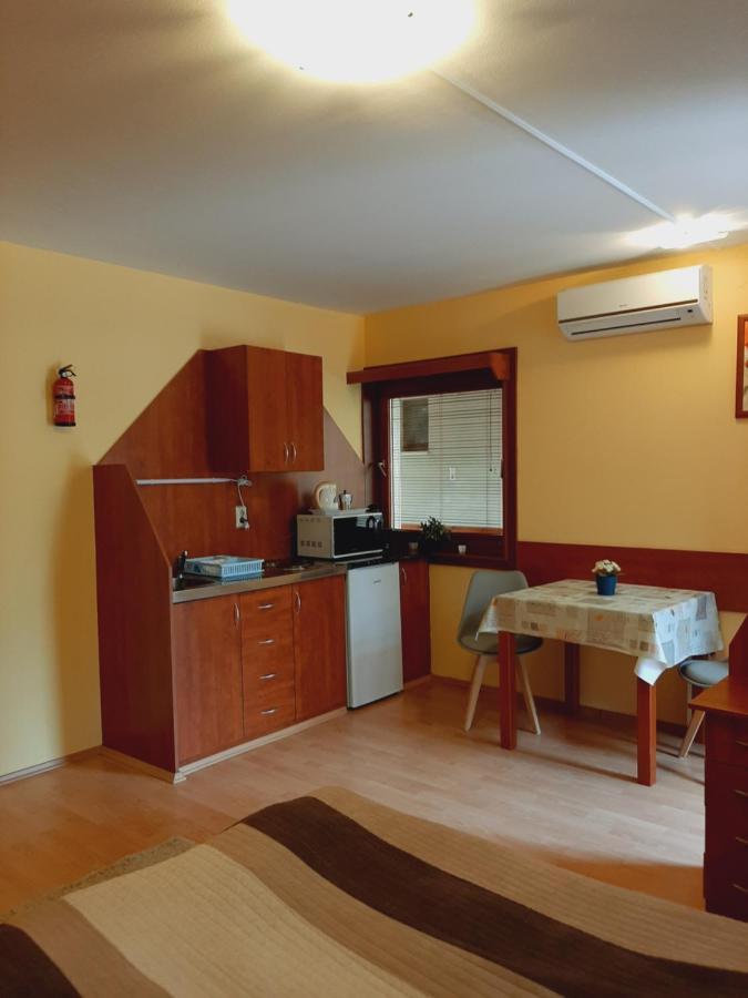Aqua Apartman Gyula Exterior foto