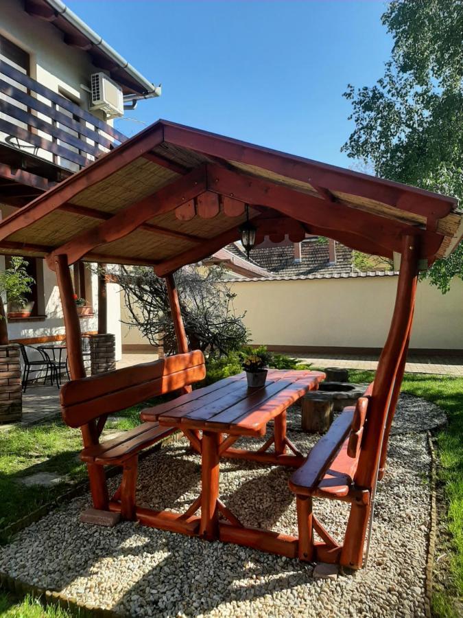Aqua Apartman Gyula Exterior foto