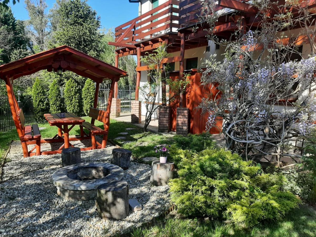 Aqua Apartman Gyula Exterior foto