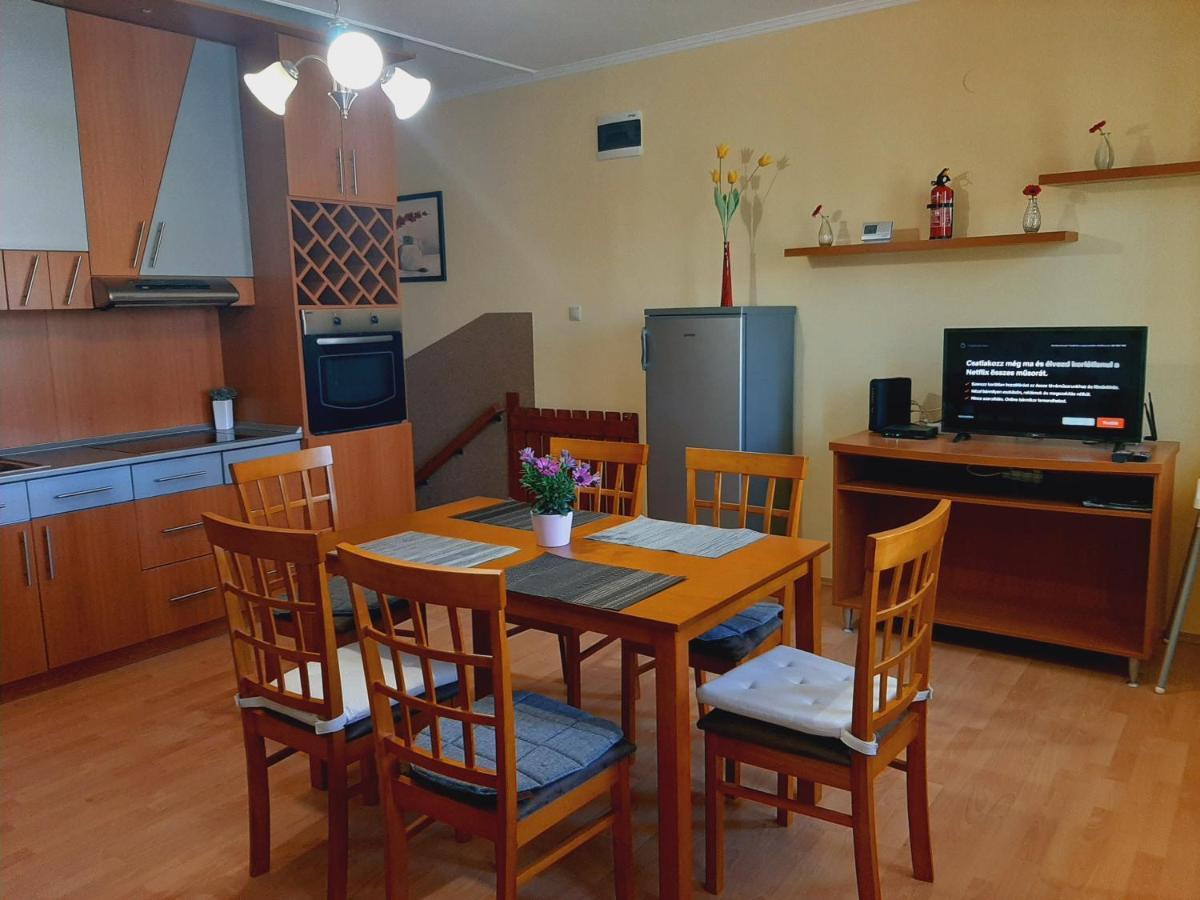 Aqua Apartman Gyula Exterior foto