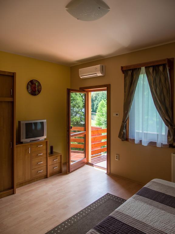 Aqua Apartman Gyula Zimmer foto
