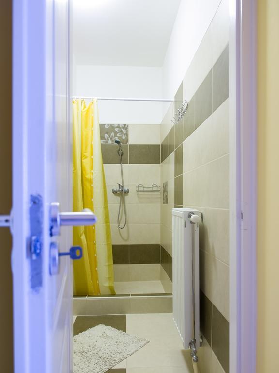 Aqua Apartman Gyula Zimmer foto