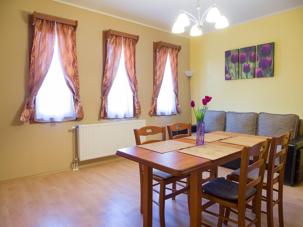 Aqua Apartman Gyula Zimmer foto
