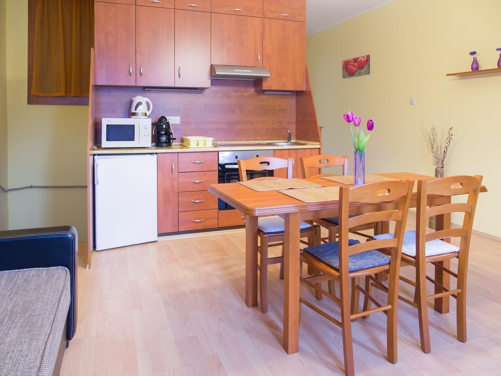Aqua Apartman Gyula Zimmer foto